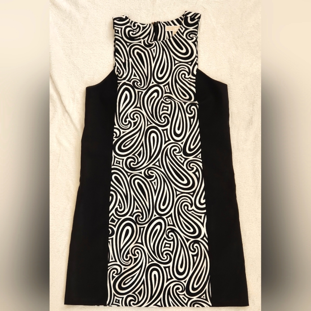 Like new! MICHAEL Michael Kors Black and White Sheath Mini Dress - Size 6